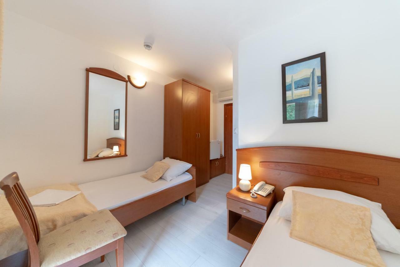 Hotel Hygge Biograd Na Moru Exterior photo