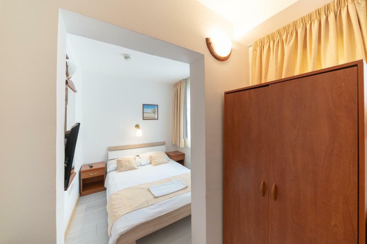 Hotel Hygge Biograd Na Moru Exterior photo