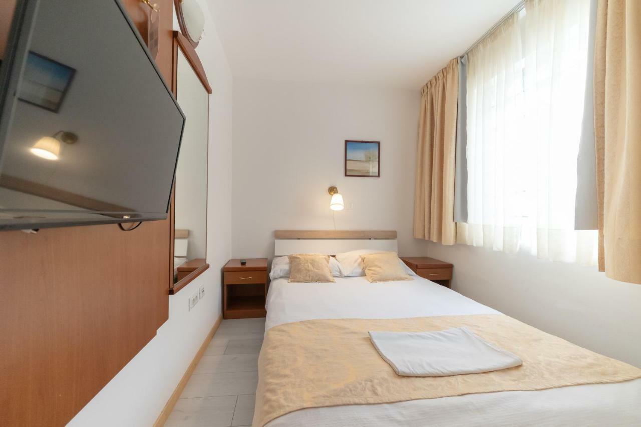 Hotel Hygge Biograd Na Moru Exterior photo